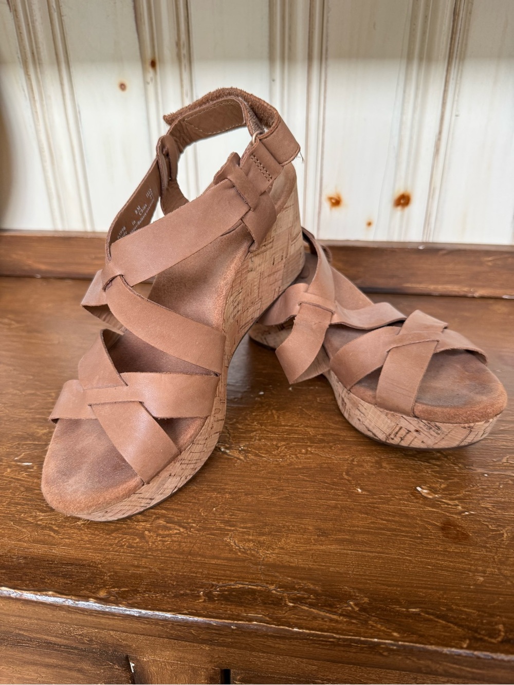 Clark’s Artisan Women's Tan Cork Wedge Sandals - Strappy Comfort size 8